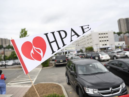 Health union rallies as contract deadlines loom at three Hackensack Meridian hospitals (video)